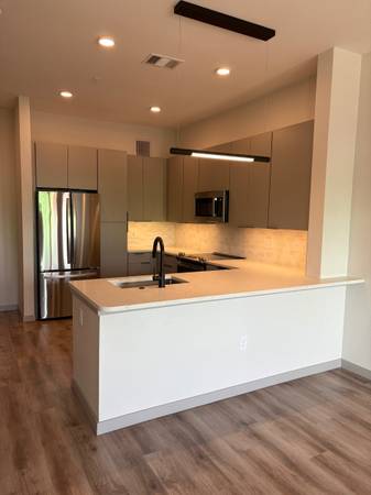 $1,392 / 1br - 613ft2 - 1 Bedroom Downtown Available Now, Best Amenities, Building Wide WIFI (Colorado Springs)63687084080771121