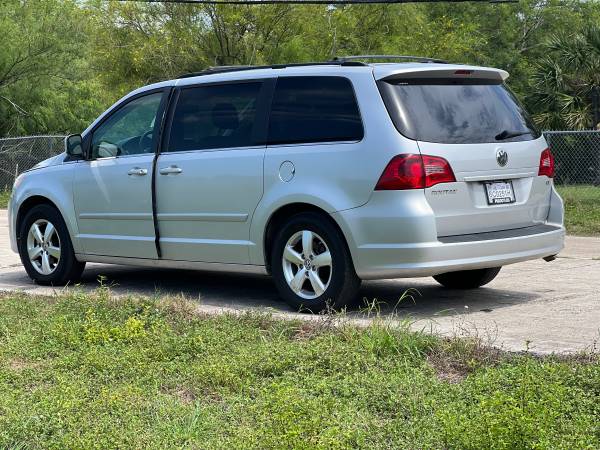 2009 VOLKSWAGEN ROUTAN - $3,950 (BROWNSVILLE TX)63612079539331122