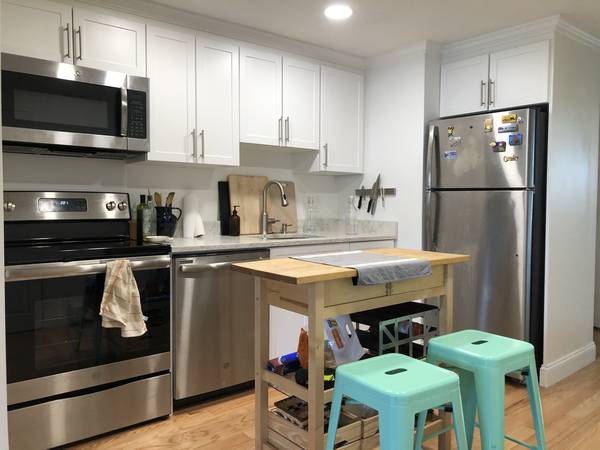 $2,975 / 2br - 775ft2 - Renovated Top Floor, Beautiful Sunny 2BR/1BA - Great Location (Allston)63931250879491121