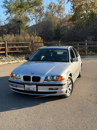 BMW 323i 2000 (E46) 1
