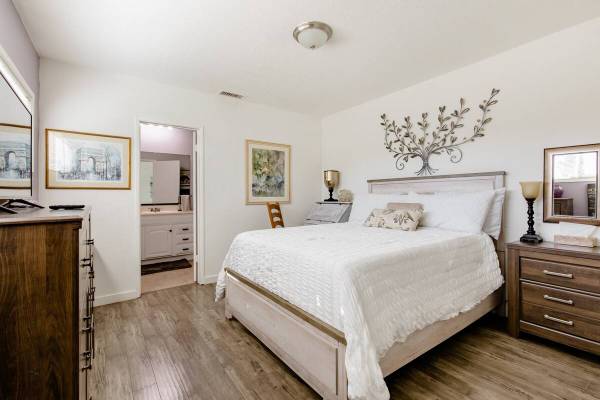 $95 Nightly Room Rentals in Tarzana (Tarzana)63413408731011123