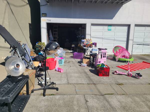 Garage sale FREE FREE FREE FREE 1
