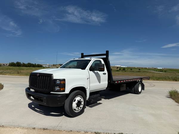 Camión volquete plataforma plana CV515 de 20 pies 2021 International - $31,750 (Hutto)63439478578179123