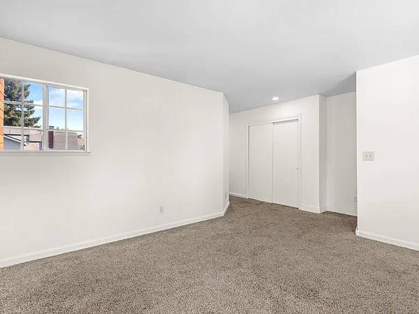 $1,900 / 3br - 829 E Trinidad St, Visalia, CA 93291 - for $1900 (Visalia)63809864434947124