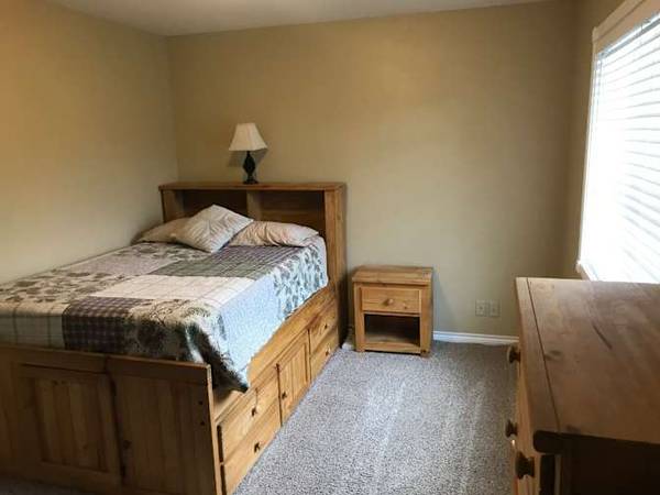 $600 / 2br - 442ft2 - Furnished Rooms in Upscale Home - Utilities & Maid Service Included (Vancouver)63831608635907120