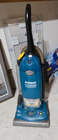 Eureka The Boss SmartVac Vacuum Cleaner 1