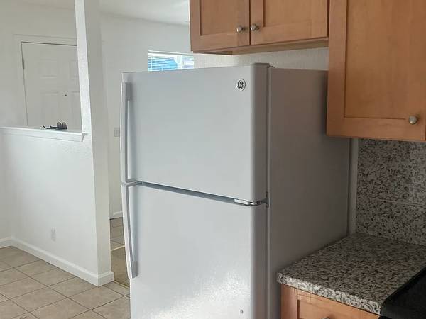 $2,100 / 1br - 968ft2 - Stylish Renovated Corner Apartment Near Fort Mason (San Francisco)63813741538945122