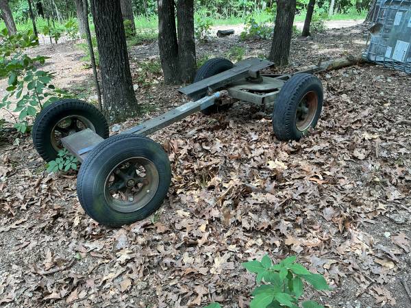 Log dolly system tandem set up for the longest logs. 1