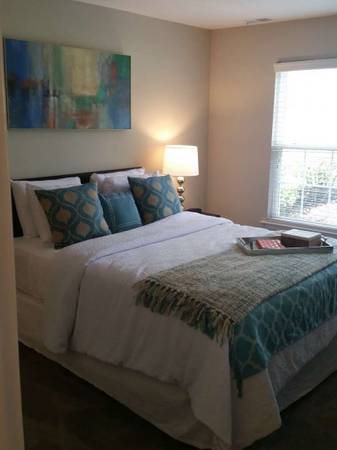 $2,536 / 2br - 932ft2 - Stay warm! In-unit heating provided at Hunt Club Apartments! (North Wales - Oxford Park)64024500514946123