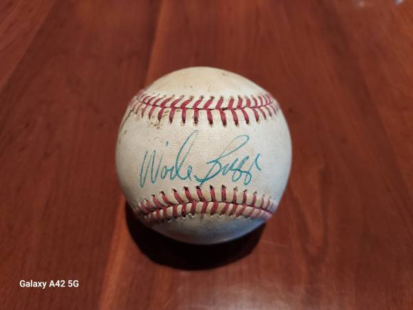 Wade Boggs autographed baseball 1