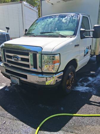 2008 ford e350 superduty 12' reefer box truck - $9,000 (tacoma)63623042718721121