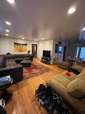 Awesome House on Unger for Next School Year 1