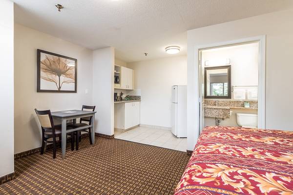 $365 Flat Screen TVs, Free Premium Cable TV, Free Parking63761650942465124