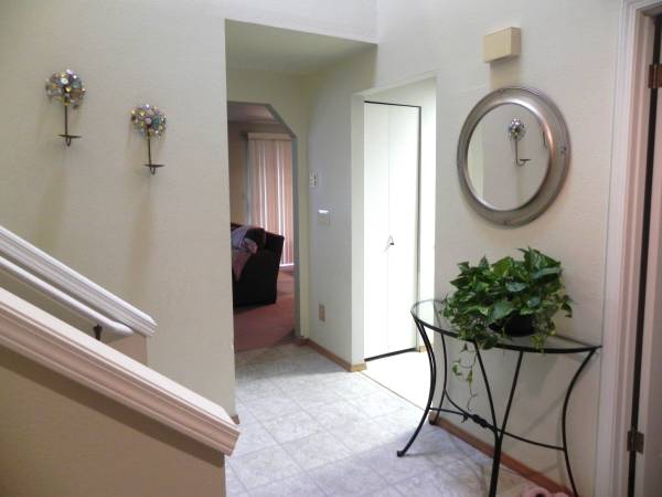 $3,100 / 2br - 1300ft2 - FABULOUS & BRIGHT 3 BR / 2.5 BA REDMOND TOWNHOME (Redmond Kirkland)63870757697665123