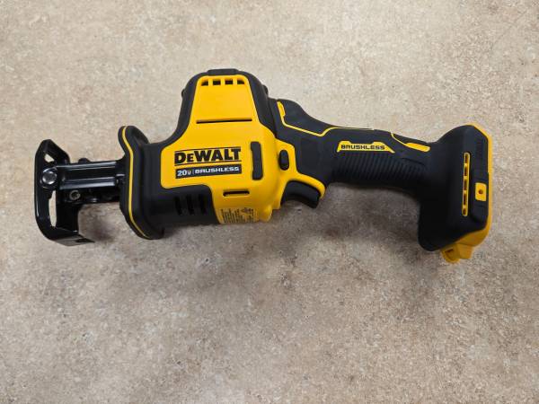 Dewalt DCS369 20V Handheld Reciprocating Saw - NEW 1