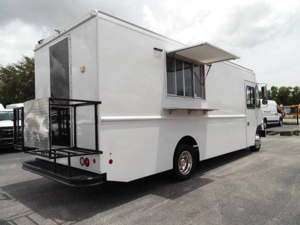 2022 Ford F59 STEP VAN - Photo 6