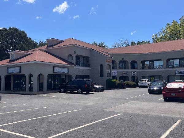 $933 / 800ft2 - Commercial Suite Available in Athens Mission Sq (Suite(s) 29,30,34) (Athens)63792093644929121
