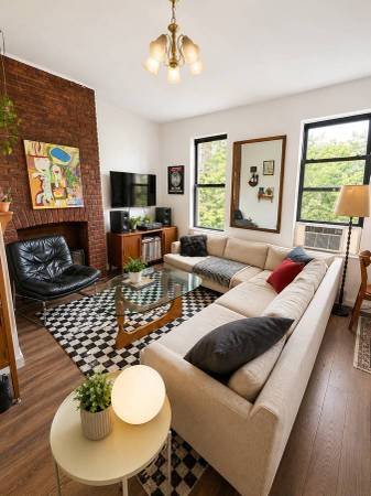Super spacious sunny 2BR steps from the L train 1