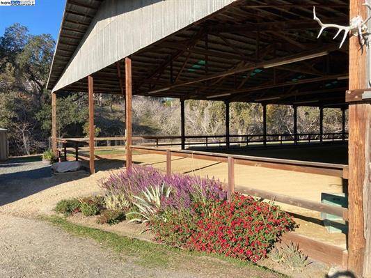 $3,895,000 Fabulous 4+ Acre Property (Walnut Creek)63668061683201123