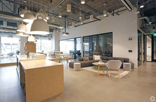 $198 50% off Dedicated Desk- Only 3 left (san jose downtown)64207195914113123