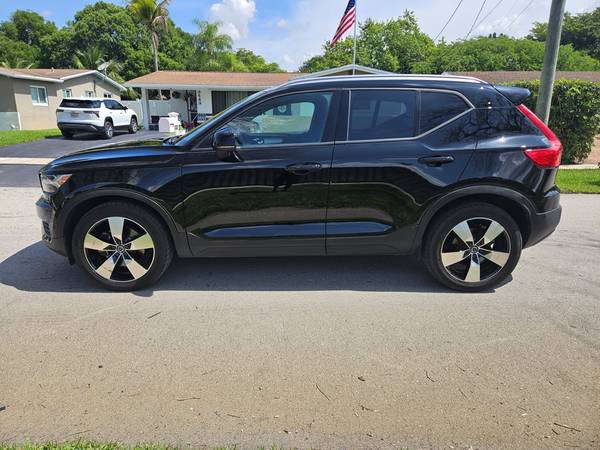 2019 Volvo XC40 T5 AWD All Wheel Drive R-Design - $15,750 (Cooper City)63469594860417122