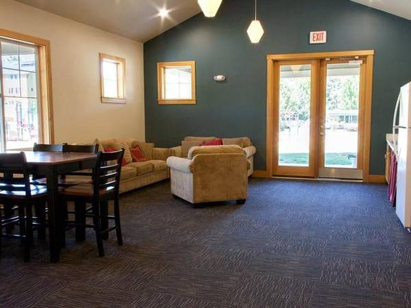 $9,530 / 1br - 625ft2 - Elevators In All Buildings, 24-Hour Emergency Maintenance Service (Kinsrow Avenue)63373572409475124