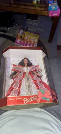 1997 Happy Holidays Special Edition Barbie Doll Mattel new 1