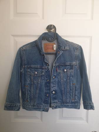 kids' Levi jean jacket size 6 1