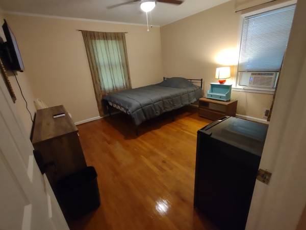 $950 / 3br - Fully furnished Rooms for rent. $950/month (Norcross)63964264731395120
