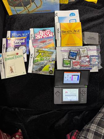 Nintendo ds lite with 6 games 1