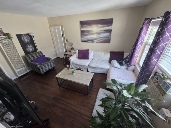 $1,400 / 2br - 900ft2 - Habitación en alquiler en Culver City (Jefferson Blvd)63840110096771121