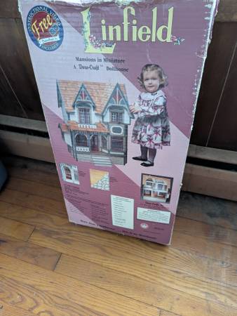 Linfield Dollhouse kit - never opened 1