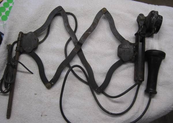 CANDLE STICK PHONE WITH SCISSOR ARM - WESTERN ELECTRIC - 1909 TO 1914 1