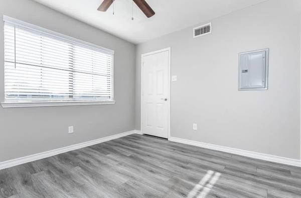 $999 / 1br - 528ft2 - Hermoso, moderno, reformado.. ¡Uno de un dormitorio! Dallas, Texas !! (6603 E Lovers Ln, Dallas, TX)63846411292547121