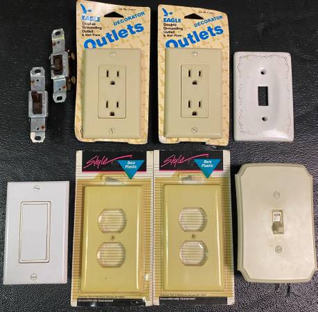 Lote de placas de pared vintage, enchufes, interruptores de luz, nuevos y sin usar - $10 (BALDWIN)63471463303811120