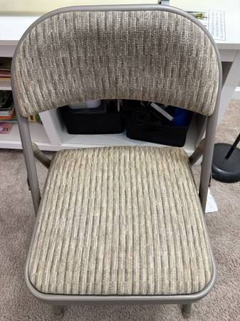 4 costco folding chairs 1