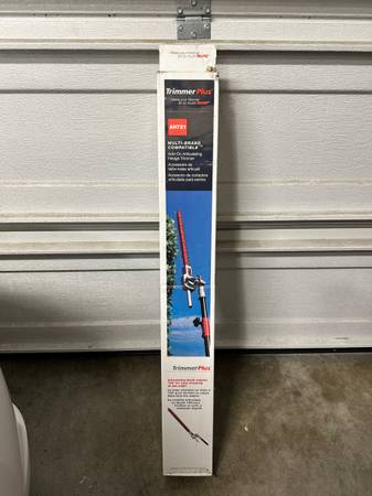 Cultivator and Hedgetrimmer attachments 1