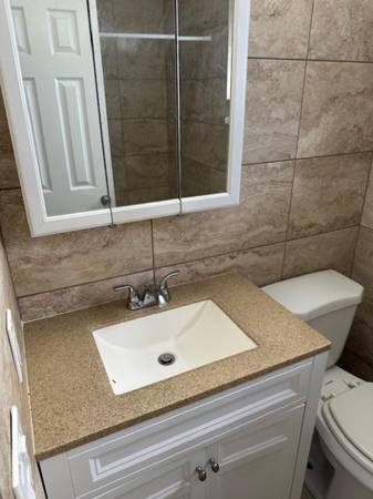 $1,650 ESTUDIO JUNTO A LA PLAYA CON COCINA COMPLETA (Deerfield Beach)63825137736707123