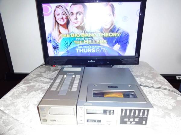 Zenith Portable Beta Video Cassette Recorder/Player 1