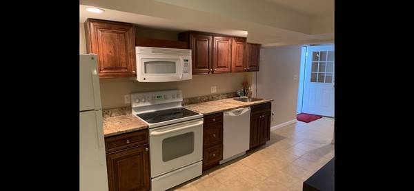 $685 / 1br - Spacious 1Bdr/1Bath Bethesda Basement Apt w/Private Entry & Free WiFi (Bethesda)64040192147075120