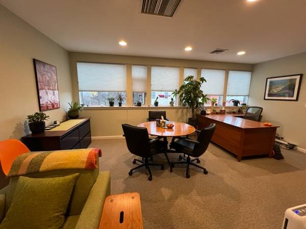 $2,200 / 700ft2 - Belmont Center Office Space for Lease (Belmont)63931249884419122