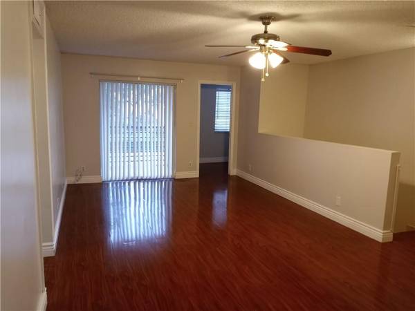 $1,825 / 2br - POMPANO BEACH, Apt 2/2, pool, gym, 1 parking space, water incld (Pompano beach)64002016846337120