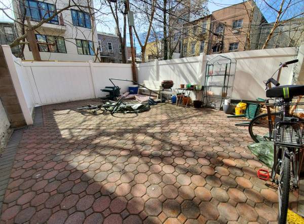 $2,799,000 / 8hab - 4000ft2 - Brownstone de 4 familias (Off Bedford Ave)63870970692995122