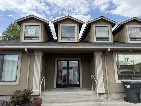 $475 / 400ft2 - Commercail Unit for RENT (Prosser)63662908503937121