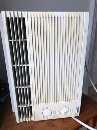 Kenmore Window AC, cools, fan works Intermittently. Free for pickup 1