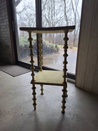 Very Vintage Table 1