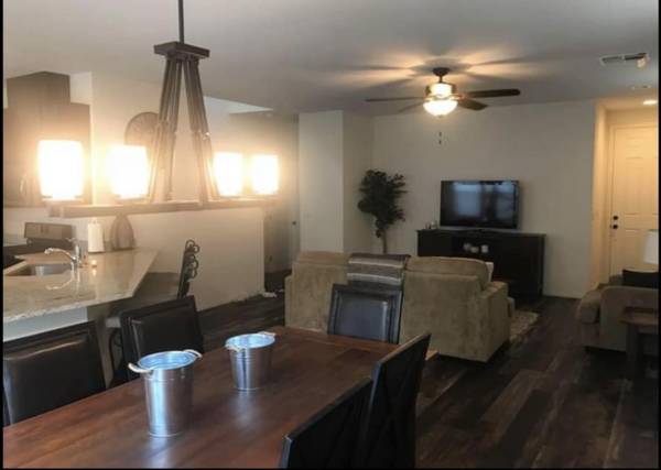 $900 Room for rent in newer home! Resort style community! (Southern highlands)63907026608259124