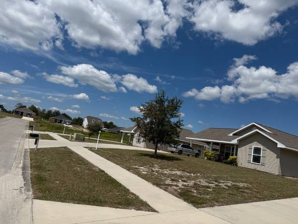 $1500.00 / 2br - 1422ft2 - Cozy 2BR/2BA with Carport in quiet community of Rolling Hills in Bell|63823034848385121