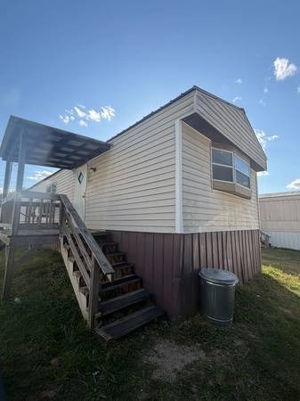 2 Bed / 1 Bath Mobile Home 1