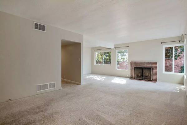 $2,650 / 2br - 1250ft2 - Don't wait! These move-in deals are going fast! (Oakland)63861102359299124